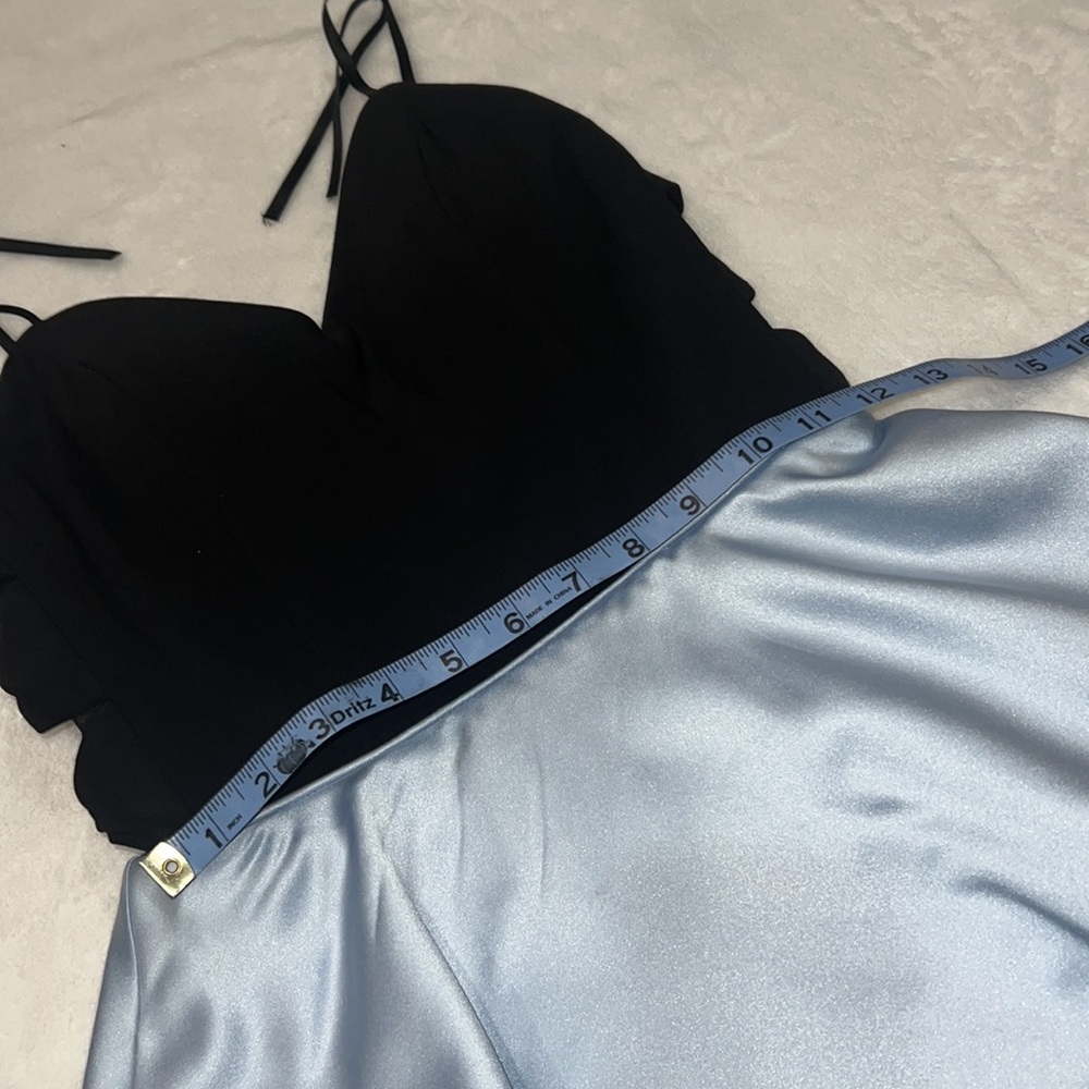 Dress - Picture 7 of 7